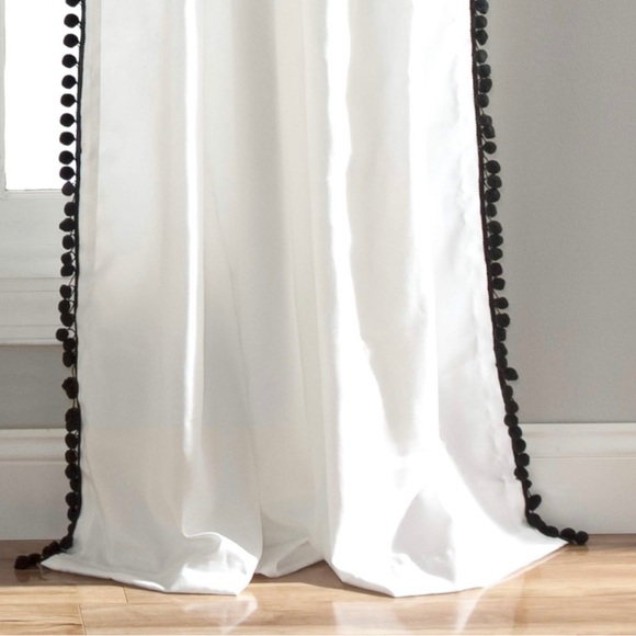 Pompom Curtains in White and Black - 50x95 - Picture 4 of 6